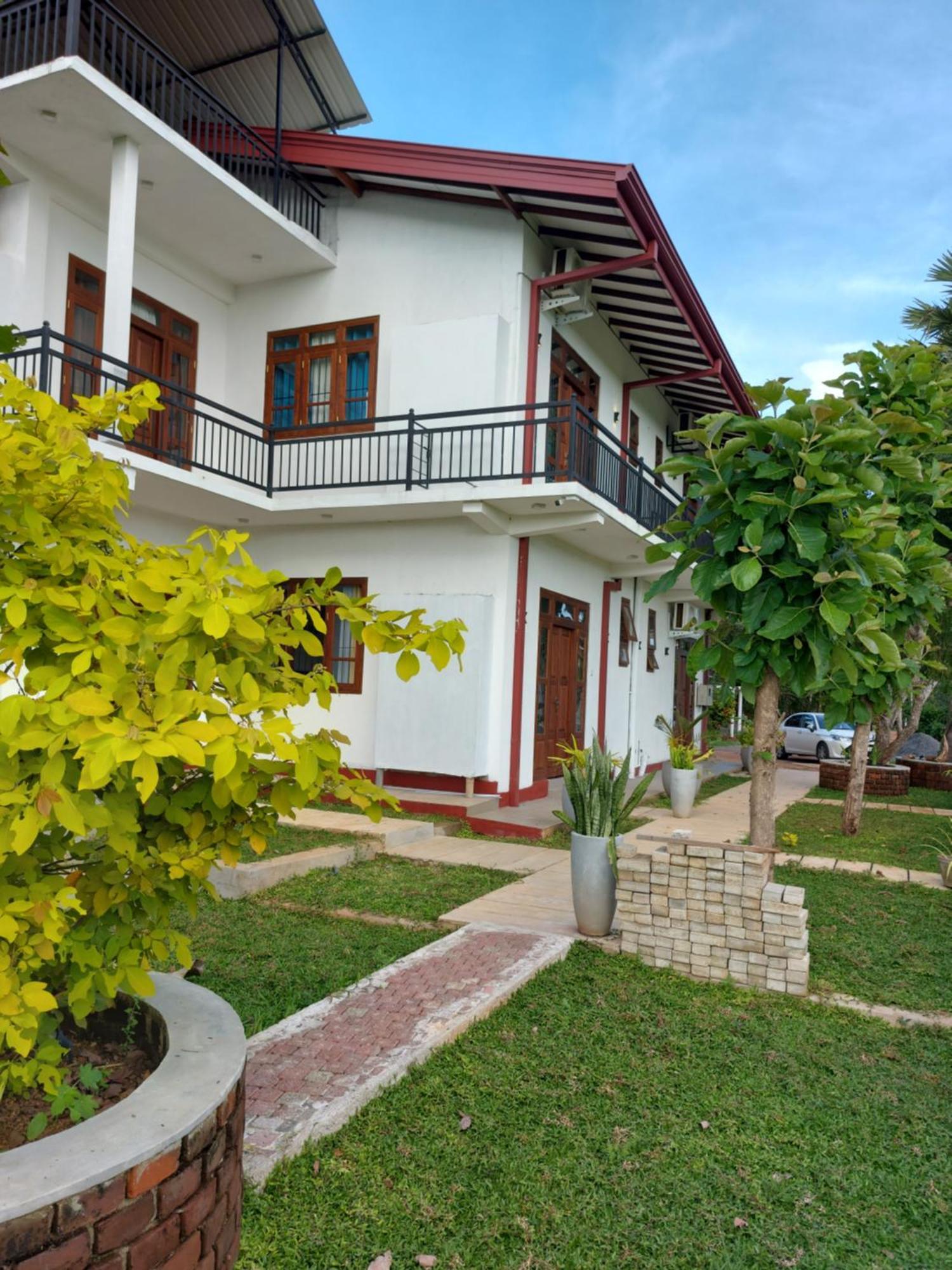 Green Shield Resort Анурадхапура Экстерьер фото