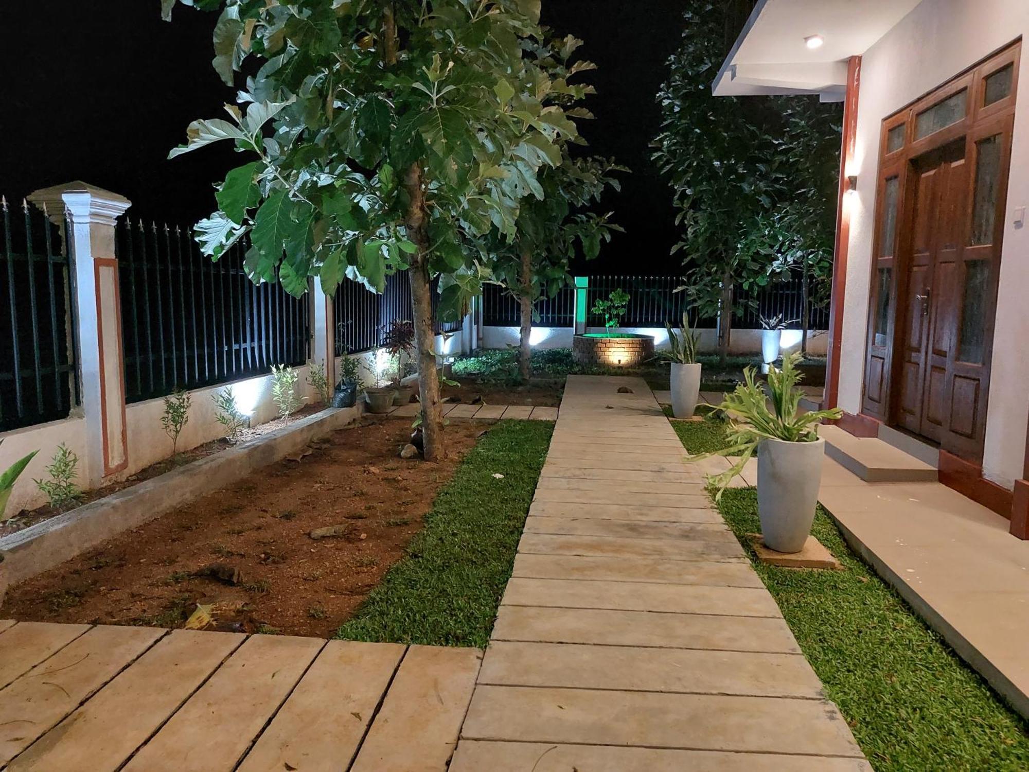 Green Shield Resort Анурадхапура Номер фото